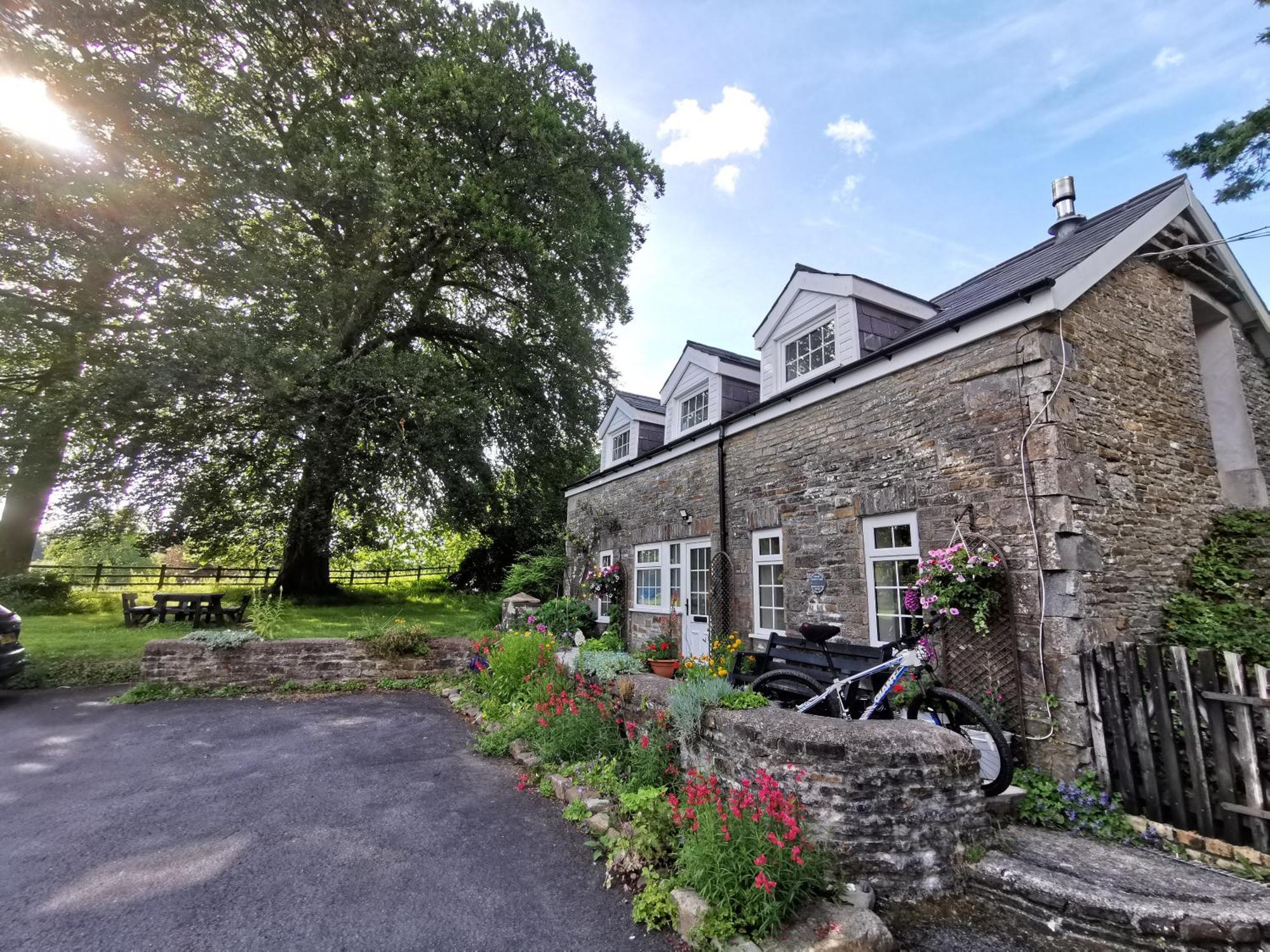 Swansea Valley Holiday Cottages Cilybebyll Ngoại thất bức ảnh